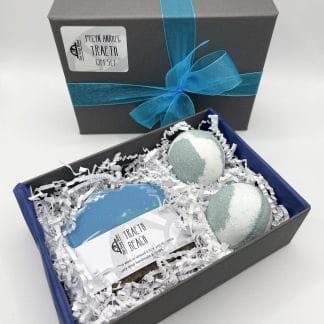 Traeth Gift Set comprising one soap and two bathbombs in a presentation box